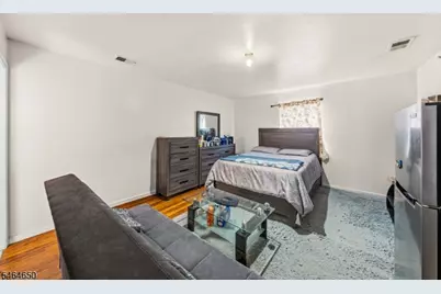 39 Wainwright St, Newark, NJ 07112 - Photo 13