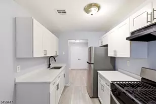 592 S 18th St, Newark, NJ 07103 - Photo 15