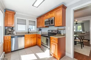 191 Horseneck Rd, Fairfield, NJ 07004 - Photo 9