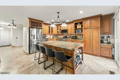 89 Lexington Ln, Wayne, NJ 07470 - Photo 7