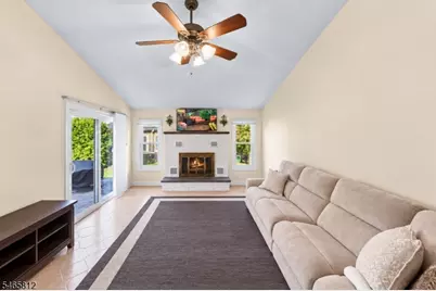 89 Lexington Ln, Wayne, NJ 07470 - Photo 3