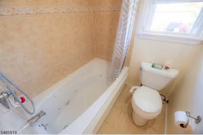 4 Charles Ct, Edison Twp., NJ 08820 - Photo 13
