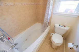 4 Charles Ct, Edison Twp., NJ 08820 - Photo 13