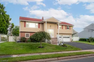 4 Charles Ct, Edison Twp., NJ 08820 - Photo 1