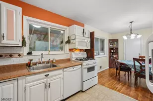 25 Lawrence Dr, Hackettstown, NJ 07840 - Photo 9
