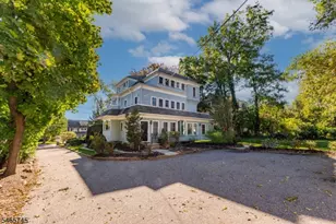 374 Park St, Montclair, NJ 07043 - Photo 3