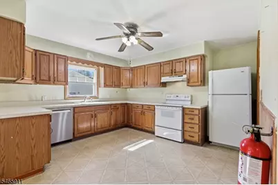 127 Warrenville Rd, Green Brook Township, NJ 08812 - Photo 11