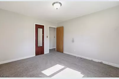 127 Warrenville Rd, Green Brook Township, NJ 08812 - Photo 21