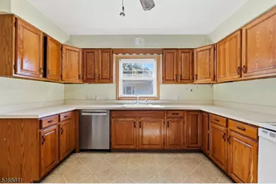 127 Warrenville Rd, Green Brook Township, NJ 08812 - Photo 13