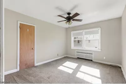 127 Warrenville Rd, Green Brook Township, NJ 08812 - Photo 19