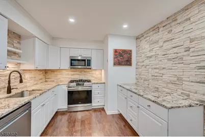 17 Sunrise Dr, Long Hill Township, NJ 07933 - Photo 3