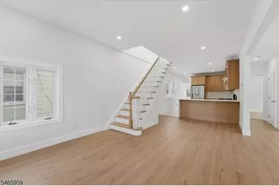 95 Rutherford Pl, North Arlington, NJ 07031 - Photo 7