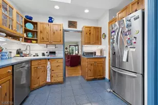 49 Laurel Rd, Franklin Township, NJ 08540 - Photo 11