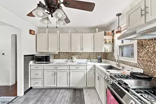 1017 Harding Ave, Union Township, NJ 07083 - Photo 7