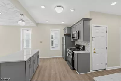 29 Goodwin Ave, Newark, NJ 07112 - Photo 27