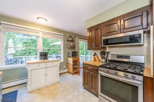 195 Vreeland Rd, West Milford, NJ 07480 - Photo 9
