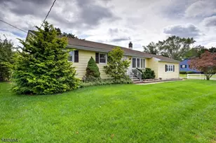 129 Irvington Ave, Franklin Township, NJ 08873 - Photo 1