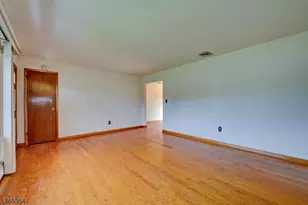 129 Irvington Ave, Franklin Township, NJ 08873 - Photo 11