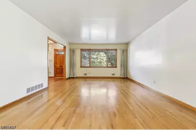 25 Wardle Ave, Berkeley Heights Township, NJ 07922 - Photo 3