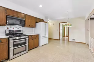25 Wardle Ave, Berkeley Heights Township, NJ 07922 - Photo 11