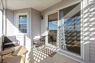 62 Amethyst Ln, Paterson, NJ 07501 - Photo 19
