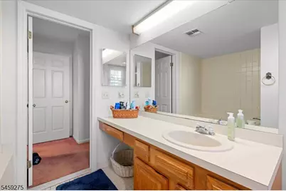 62 Amethyst Ln, Paterson, NJ 07501 - Photo 13