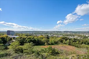 62 Amethyst Ln, Paterson, NJ 07501 - Photo 21