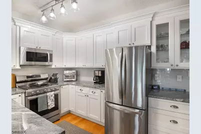 8613 Brittany Dr, Wayne, NJ 07470 - Photo 11