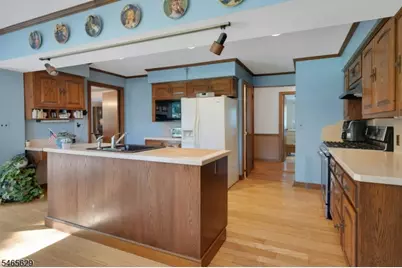 179 Oaks Road, Long Hill Township, NJ 07946 - Photo 13