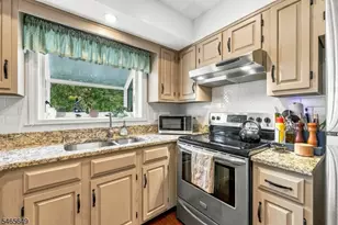 56 Bentley Ct, Bedminster Township, NJ 07921 - Photo 15