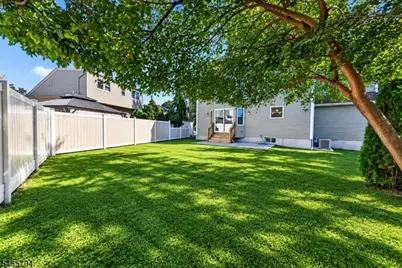 11 Tulip Ct, Kenilworth, NJ 07033 - Photo 31