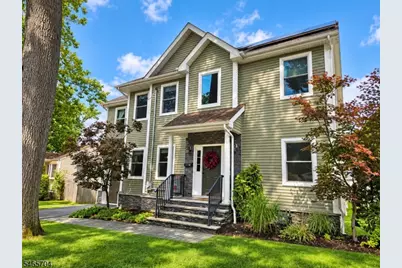 11 Tulip Ct, Kenilworth, NJ 07033 - Photo 1