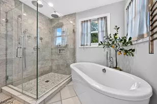 11 Tulip Ct, Kenilworth, NJ 07033 - Photo 27