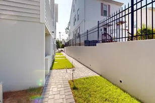 182 A East 25th St, Paterson, NJ 07514 - Photo 3