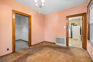 912 Roosevelt St, Elizabeth, NJ 07202 - Photo 11