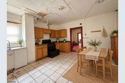 85 Veterans Memorial Dr, Somerville, NJ 08876 - Photo 11