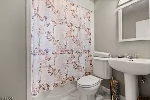 646 E 2nd Ave, Roselle, NJ 07203 - Photo 17