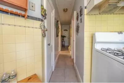 315 Pearsall Ave, Jersey City, NJ 07305 - Photo 17