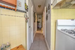 315 Pearsall Ave, Jersey City, NJ 07305 - Photo 17