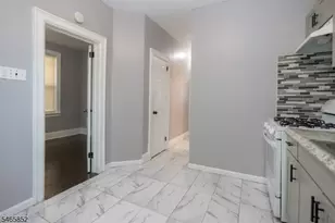 315 Pearsall Ave, Jersey City, NJ 07305 - Photo 5