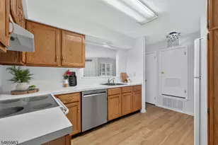 76 Encampment Dr, Bedminster Township, NJ 07921 - Photo 7