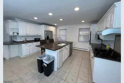 10 Jensen Ct, Chatham Township, NJ 07928 - Photo 5