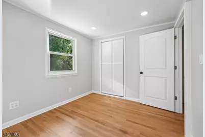 529 Richfield Ave, Kenilworth, NJ 07033 - Photo 17