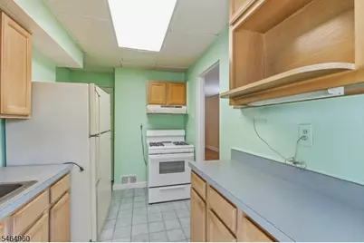 1118 W Henry St, Linden, NJ 07036 - Photo 15