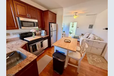80 Bay St #9, Montclair Twp., NJ 07042 - Photo 3
