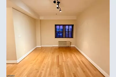 70 S Munn Ave #1008, East Orange, NJ 07018 - Photo 9