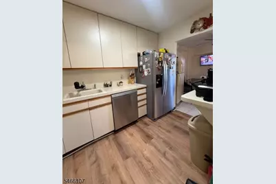 10 N Wood Ave #301, Linden, NJ 07036 - Photo 13