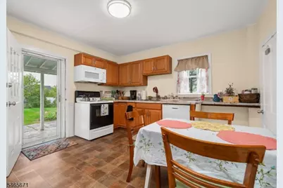 9 Hoffman Rd, Clinton Township, NJ 08833 - Photo 9
