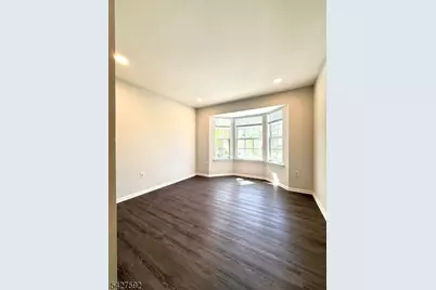 111 Columbus Dr, Franklin Township, NJ 08823 - Photo 15