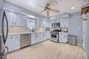 14 Farmingdale Ave, Bloomfield, NJ 07003 - Photo 7